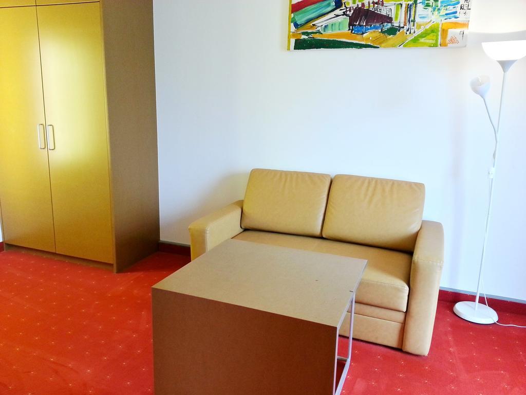 ホテル Orange Wings Krems 部屋 写真