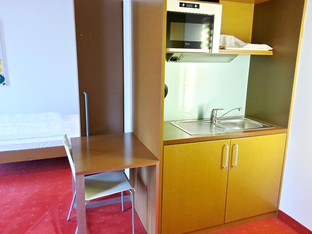 ホテル Orange Wings Krems 部屋 写真