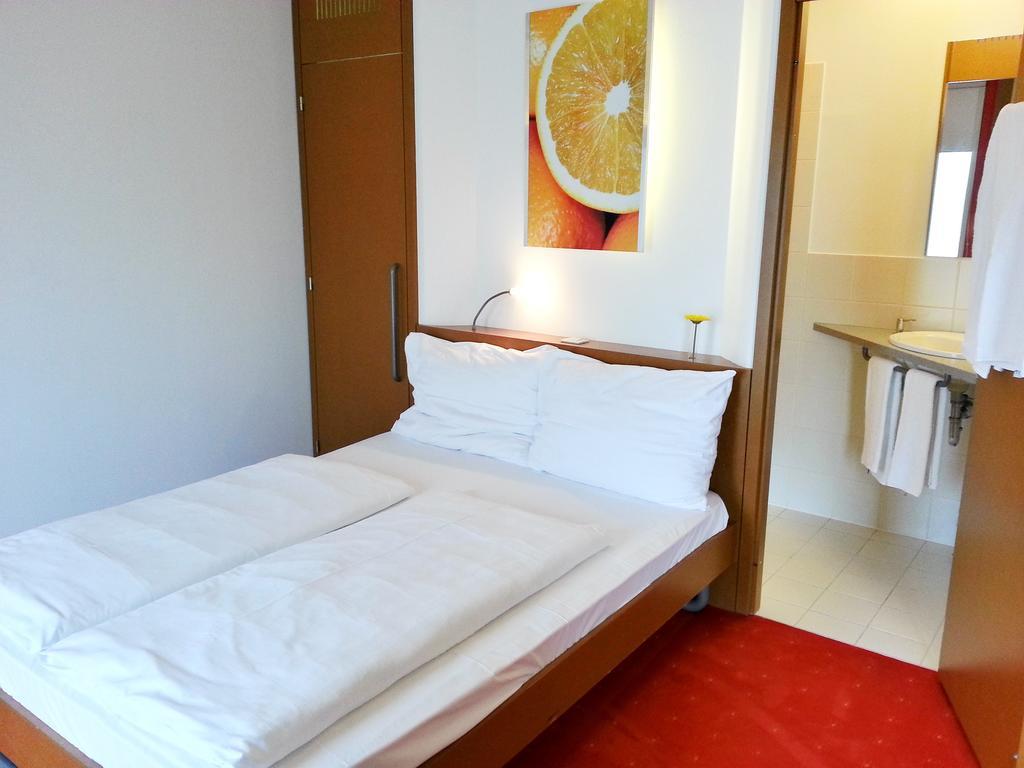 ホテル Orange Wings Krems 部屋 写真