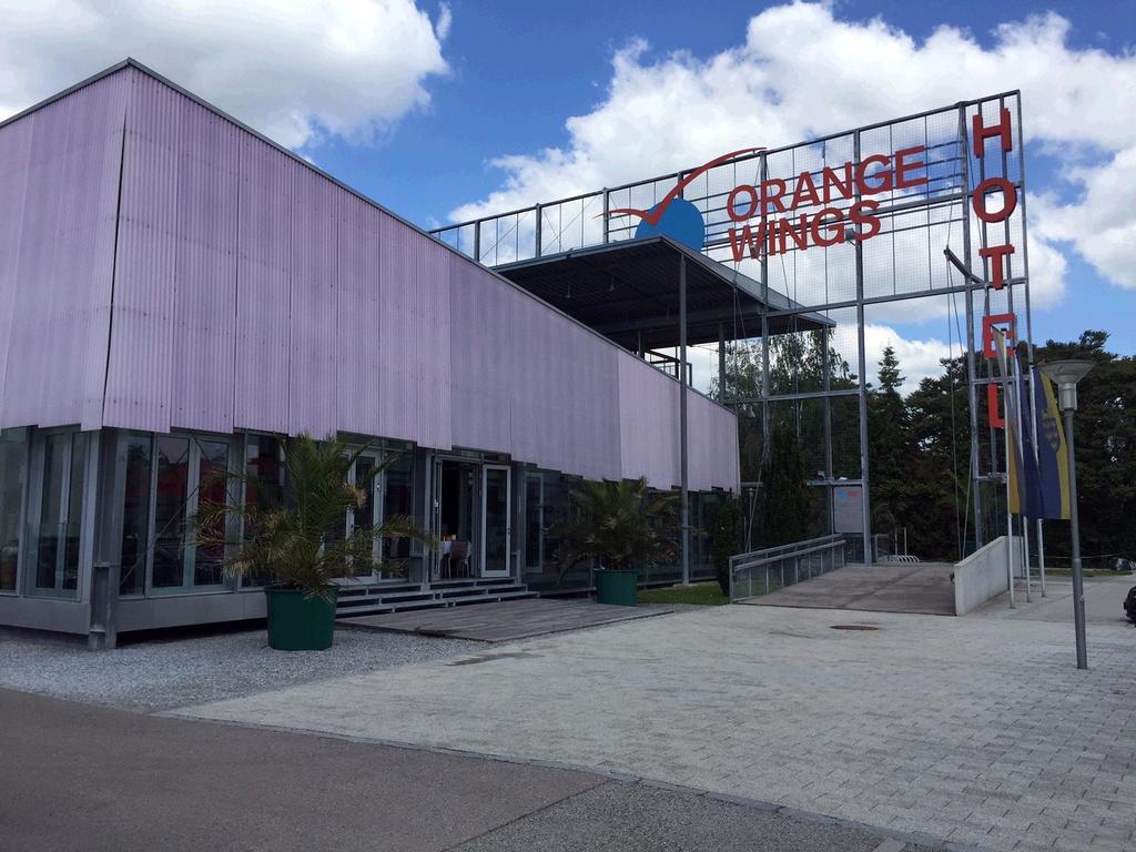ホテル Orange Wings Krems エクステリア 写真